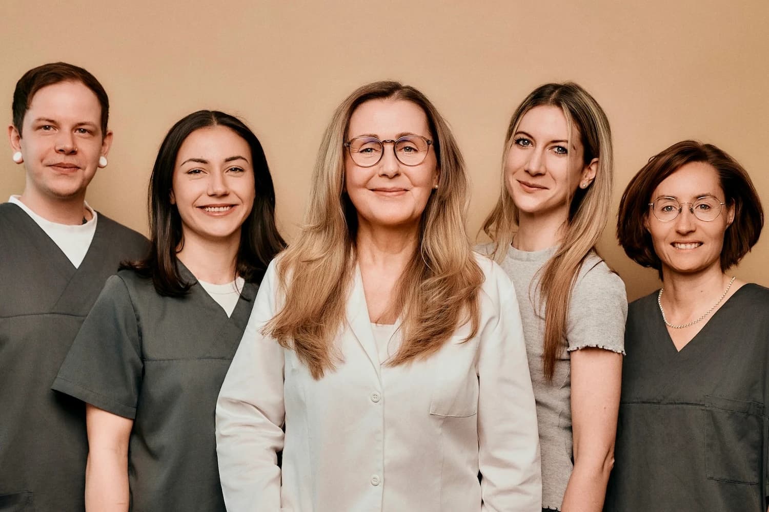 Dra. Heidelinde Klein y su equipo